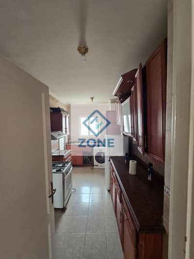If you need an apartment with a garden view, 3 bedrooms and a bathroom with a kitchen and air conditioners.