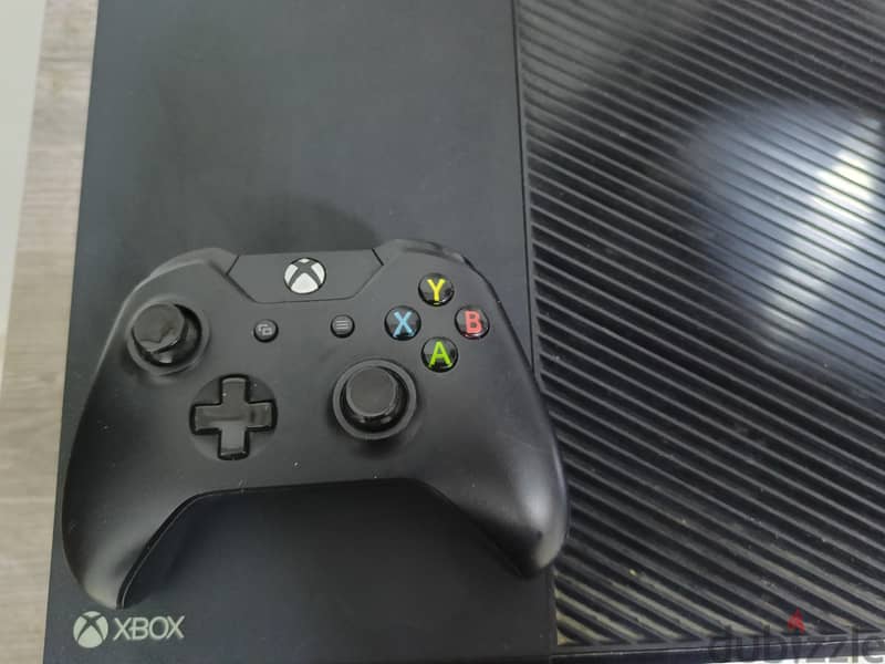 Xbox one 1TB 3
