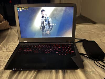 كرت شاشة gtx 1080 بس ديسك توب مش موبيل  وشاحن 350 واط منASUs g701 vik