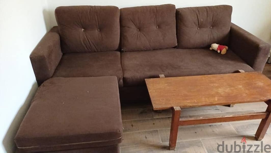 2 L-shaped sofas 1