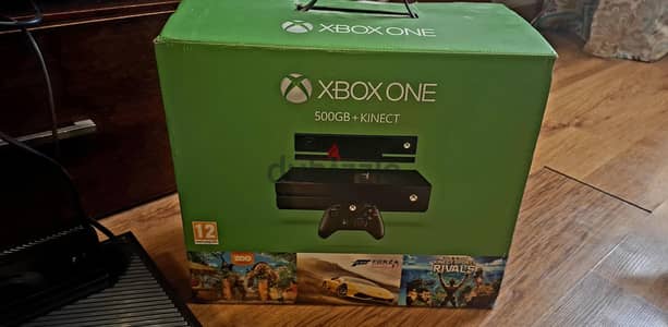 xbox one 500 GB Kinect  والدراع الاصلي الابيض معاه ال