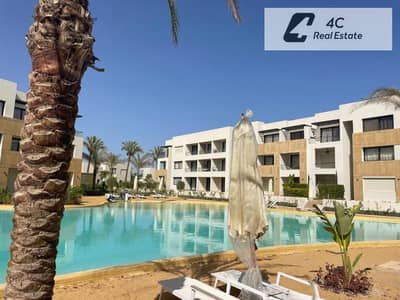 أقل من سعر السوق شاليه ارضي بجاردن غرفه نوم 2 حمام بمساحه مميزه في ازها العين السخنه بالقرب من لافيستا وتلال العين السخنه