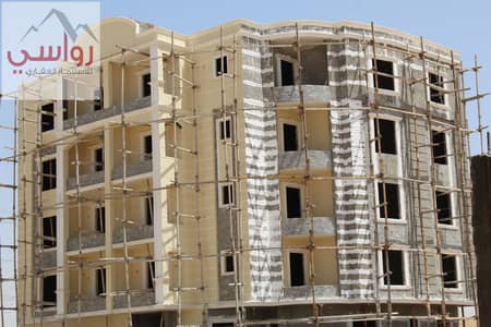 Apartment 170m for sale, immediate delivery at North House, Al-Watan neighborhood, Fifth Settlement, corner panoramic facade, and a prime location, payment facilities for two years without interest.