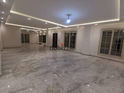 Luxury Ground Floor Apartment with Private Garden for Rent in Sheikh Zayed