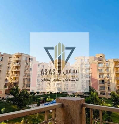 Apartment for sale in Compound Life near the American University and South Ninety and Dar Misr Al-Andalus and Jannah