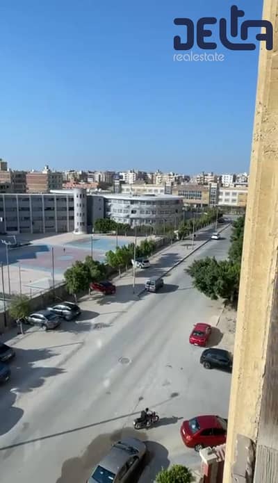 شقة ناصية بحري غير مجروحة