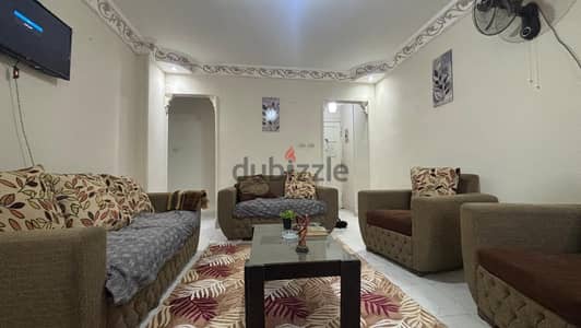 شقة مفروشة بالعبور -  علي طريق خط ١٠– كمبوند جنة العبور -من مالك مباشر
