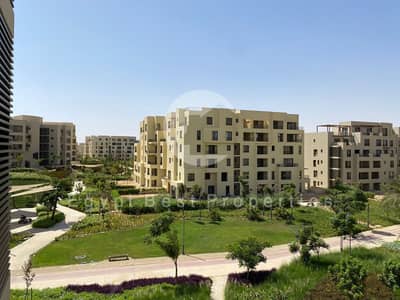 لفتره محدوده شقه متشطبه بالكامل بموقع متميز في او ويست اكتور للبيع بمقدم 5% فقط من اوراسكوم