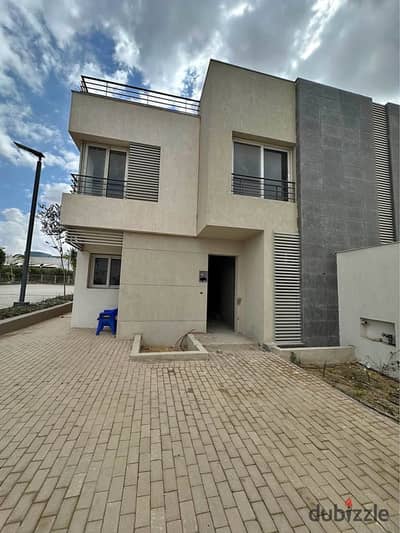 Townhouse Ready to move in The Crown Palm Hills