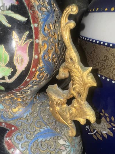 قطعتين كلوازونى. انتيك. ارتفاع ٣٠ سم. ٣٠ الف جنيه