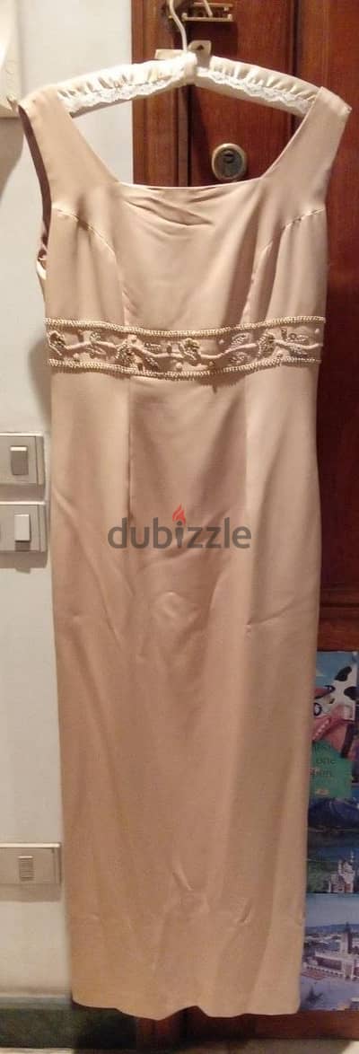 فستان سواريه ذهبي