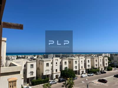 بنتهاوس بموقع مميز للبيع في أمواج استلام فوري متشطب بالكامل اطلاله علي البحر مباشراا