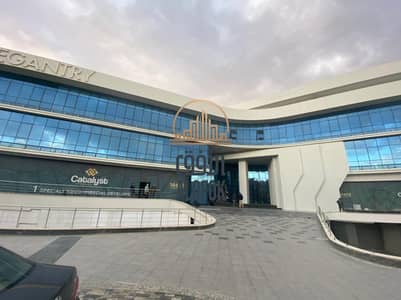 مكتب للبيع بارقى مولات التجمع الخامس - Elegentry Mall - في قلب التجمع الخامس  بالقرب من شارعي التسعين الشمالي و الجنوبي و خطوات من الجامعه الاميريكيه
