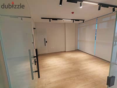 مكتب ادارى للايجار في بارك ستريت - الشيخ زايد مساحه 90 متر كامل التشطيب بالتكيفات office for rent in elsheikh zayed - park. st 90sqm