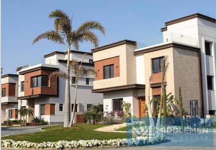 Townhouse 225m 5bd Ready to Move under Market Price in Azzar 2 - Hyde Park - Layan - New Cairo
