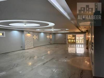 شقه فاخره اول سكن تشطيب جديد ببرج حديث لكل الاغراض