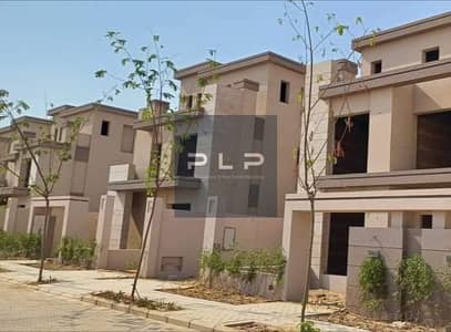 فيلا مستقلة مودرن ستايل للبيع في لافيستا سيتي – العاصمة الإدارية الجديدة بـ فيو مميز جدا جاهز ع السكن فورا