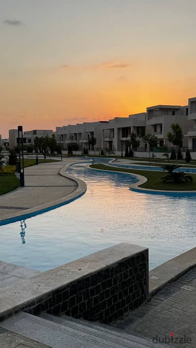 A detached villa with an area of ​​296m² is for sale in Lake West 2 Compound, Green Belt. Delivery in 6 months.