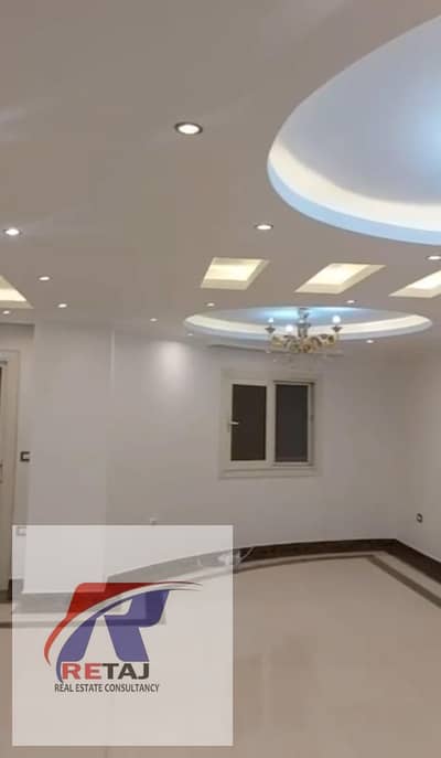 شقه للبيع في مدينه نصر في المنطقه الاولى مباني حديثة ومسجلة بالشهر العقاري وحصة بالارض والجراج تشطيب الترا سوبر لوكس فرصة بسعر مميز جدا              .