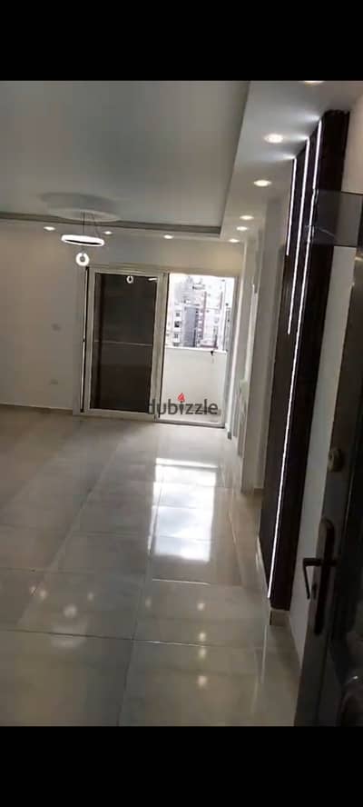 Abdel Nasser Al-Omoumi Apartment, across from the Matrouh Roastery in Sidi Bishr, 13th floor, 135 sq m, price: 3.7 million