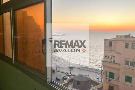 Apartment for sale 150 m Al Shatbi (steps from the sea)
