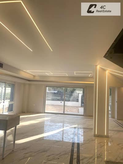 the lowest total price receive a fully finished 300m corner townhouse with air conditioning and kitchen Resale in Hyde Park New Cairo direct on 90th