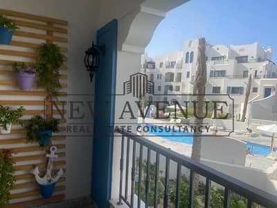 شاليه غرفتين متشطب تشطيب مميز علي حمام سباحة استلام فوري في مراسي Greek Village North Coast