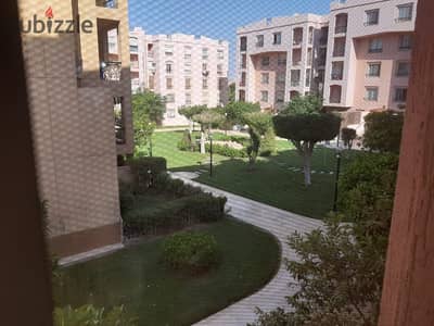 شقة للايجار المفروش في مدينة الرحاب (المرحلة الاولي) تشطيبات خاصة فرش مودرن فيو جاردن 155 متر دور متكرر 3 غرف و 3 حمامات