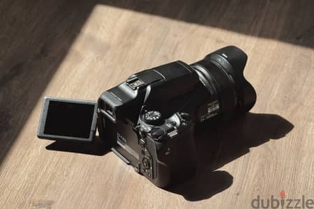 Nikon P1000 - Like New