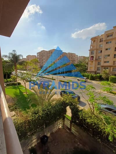 فرصة مميزة للبيع في مدينتي – B2  شقة مميزة بموقع هادئ وإطلالة مفتوحة على الجاردن والشارع، تقع في واحدة من أفضل مجموعات المرحلة B2