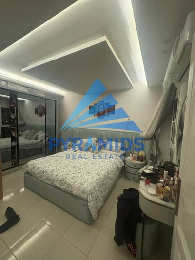 للبيع شقة مميزة في مدينتي – موقع حيوي بالقرب من All Seasons Mall  فرصة رائعة لامتلاك شقة جاهزة للسكن في موقع متميز داخل مدينتي، بالقرب من مول All Seas