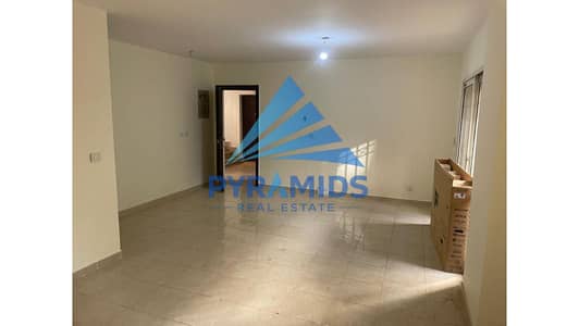 شقه للبيع 3 غرف مدينتي ارضي بحديقه  B6 طلعت مصطفي
