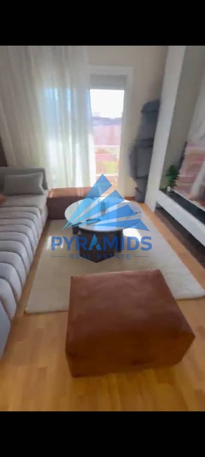 شقه للبيع بمدينتي احدث المراحل B12 تشطيبات سوبر لوكس فرش فندقي امام ايست هب