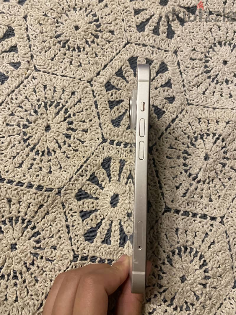 Apple - iPhone 14 2
