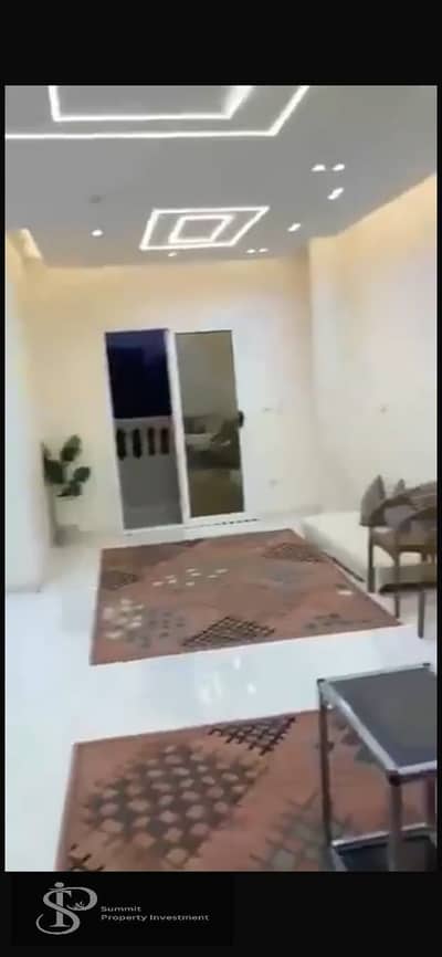 شقة بالحي اليوناني دور تالت علوي مساحة 150 متر