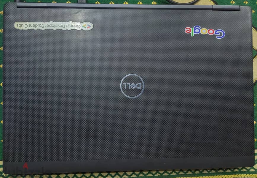 Dell Precision 7740 1