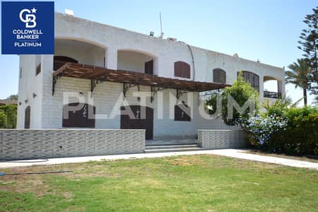 Swimming pool All utilities included Private garage Open view Villa for Sale, 2,500 m, Marina 2