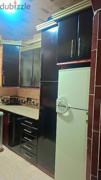 مطبخ خشب بحالة ممتازة