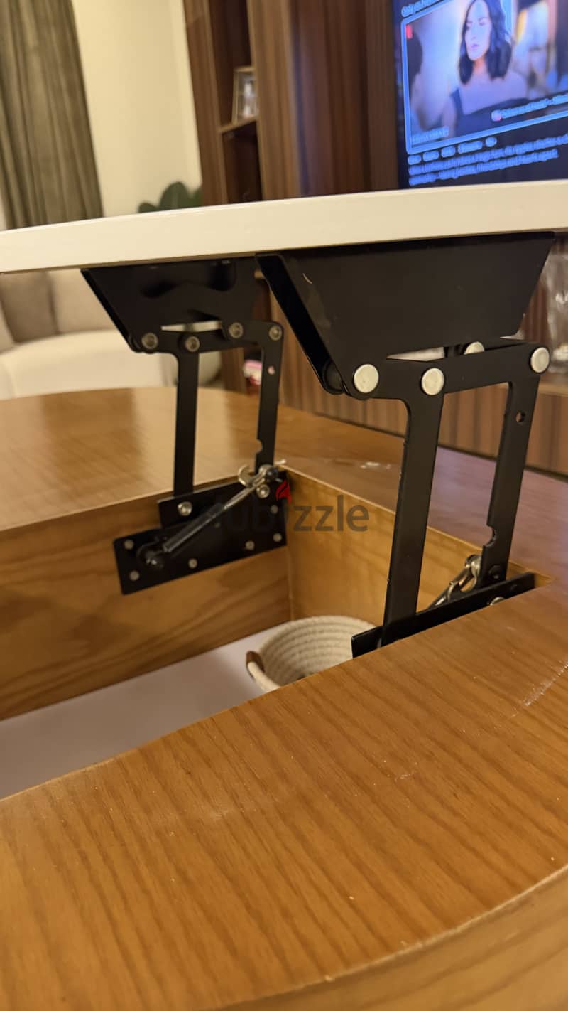 Wooden Coffee table with mechanism 2