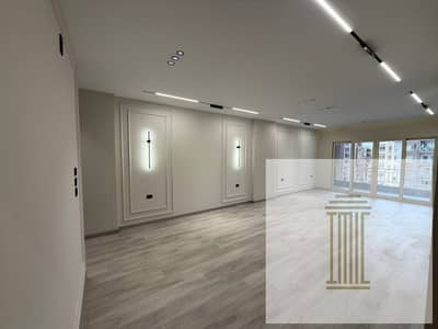 Receive the best 170m apartment with special super lux finishing on the club and green spaces Receive the best 170m apartment with special super lux finishing on the club and green spaces