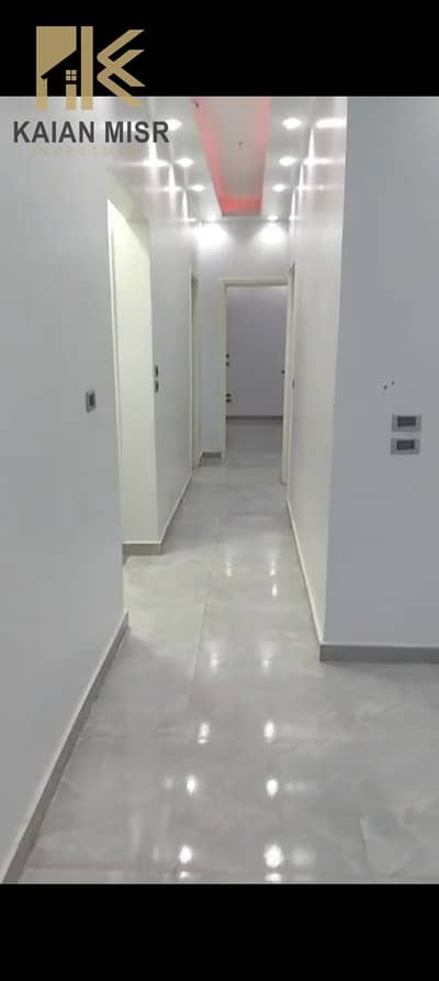 شقة مميزة للايجار أول سكن ٣ غرف و ٢ حمام دور ثالث فالمنطقة الأولى