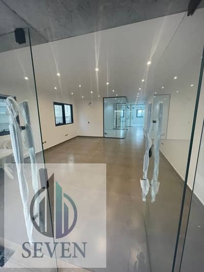 *Office for Rent: 450 sqm, licensed, fully furnished and air-conditioned, Maadi Corniche, for major companies*