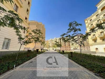 شقه للبيع متشطبه بالكامل بالتكيفات بسعر الكاش في نيو جاردن سيتي استلام سنه  | او بمقدم 5% واقساط علي اطول سداد * Garden city *