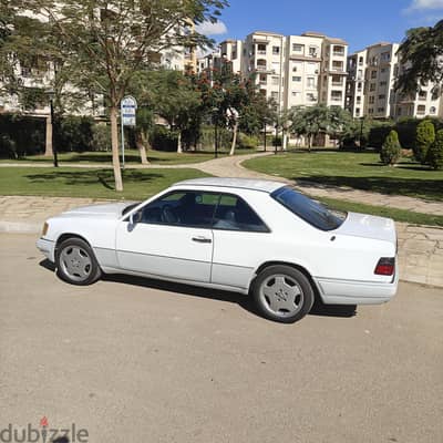 Mercedes-Benz E320 1988