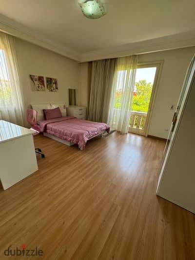فيلا مستقلة فاخرة للإيجار في كمبوند The Villa | 1000 متر أرض | مسبح خاص وفرش فاخر