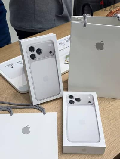 Apple - iPhone 17 Pro Max