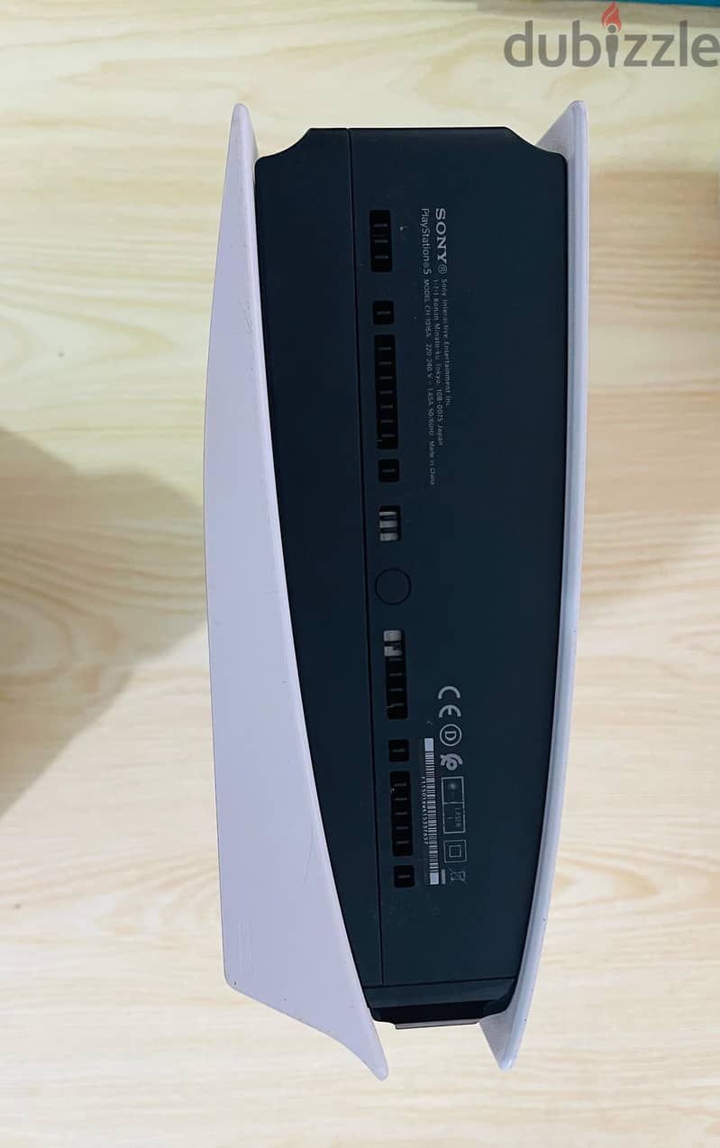 PS5 Fat Disc . . 825 g. b 2