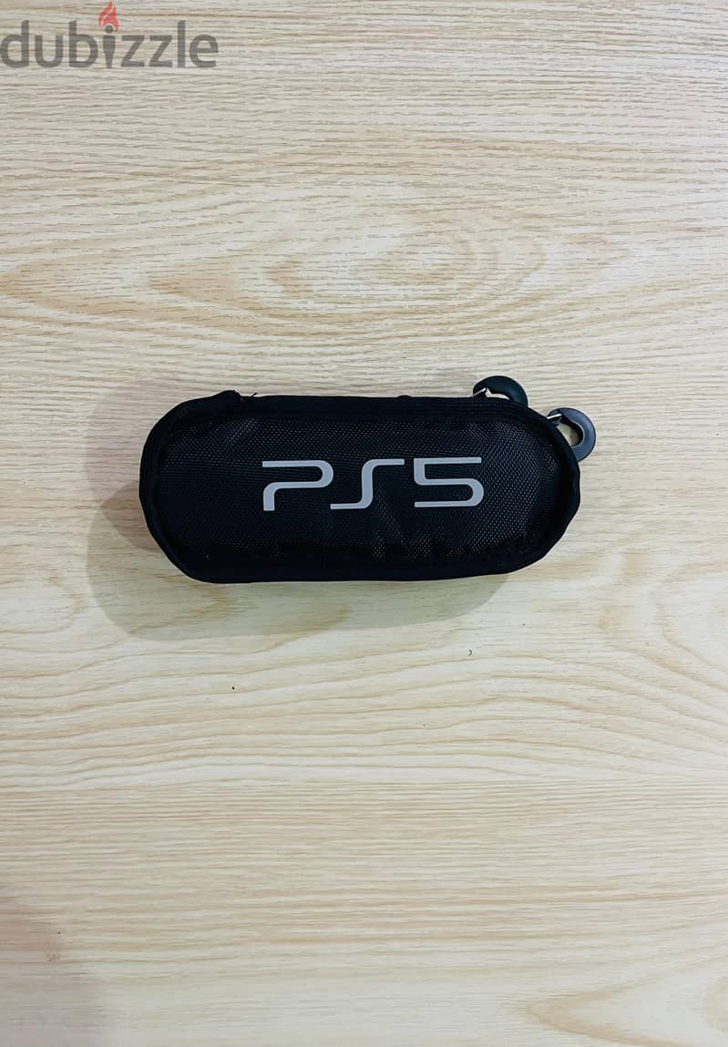PS5 Fat Disc . . 825 g. b 4