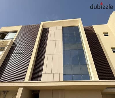 شقة متشطبة بفيو كامل على لاند سكيب فى بى اكس بجانب ذا كراون وسوان ليك PX Palm Hills