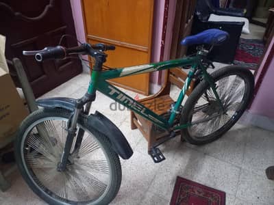 عجلة بحالة جيدة لا ينقصها شيئ بمقاس ٢٤